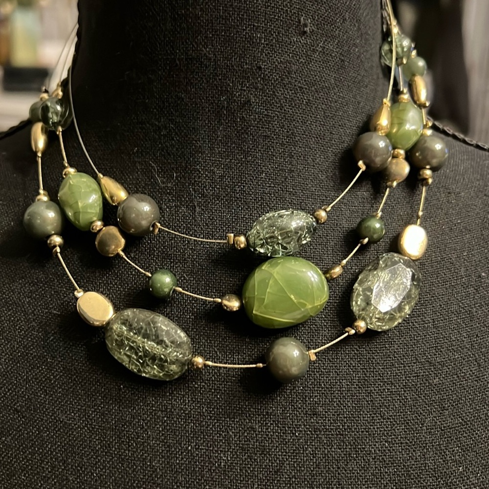 Multistrand green stone and gold on thin wire cord